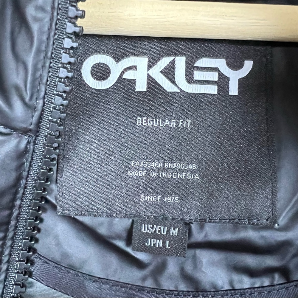Oakley Explorer Packable Jacket Medium - image 4
